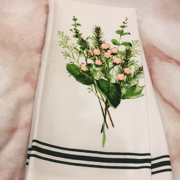 Stonewall Kitchen Frostberry Christmas Kitchen Towel, NWOT Cotton 18”x28” - Picture 10 of 10